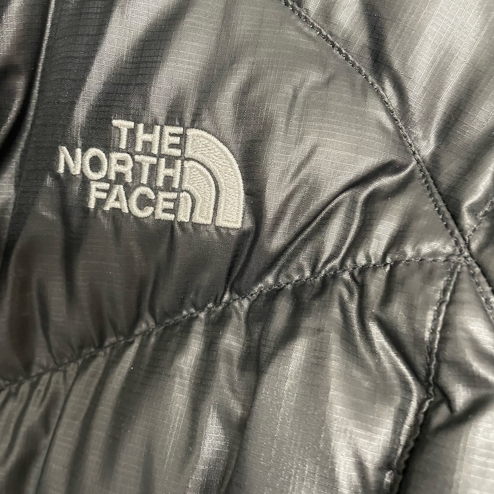 NWOT The North Face Girls Black Puffer Coat XL /18 - Picture 3 of 13